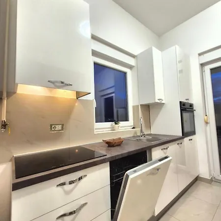 Daire Central Zadar Apartment *